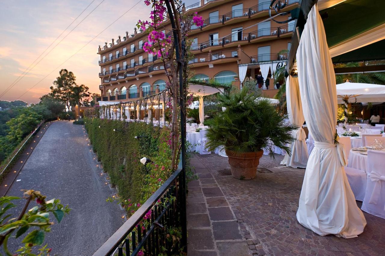 Hotel Dei Congressi Castellammare di Stabia Exteriör bild