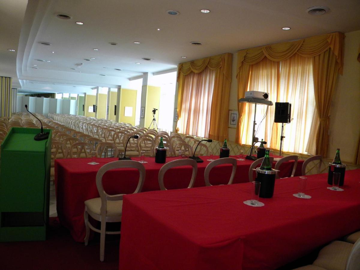 Hotel Dei Congressi Castellammare di Stabia Exteriör bild